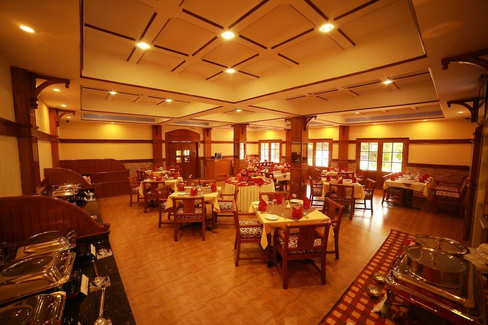 Quality Airport Hotels Недумбассери Экстерьер фото