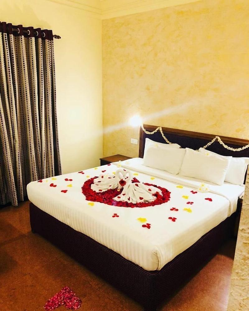 Quality Airport Hotels Недумбассери Экстерьер фото