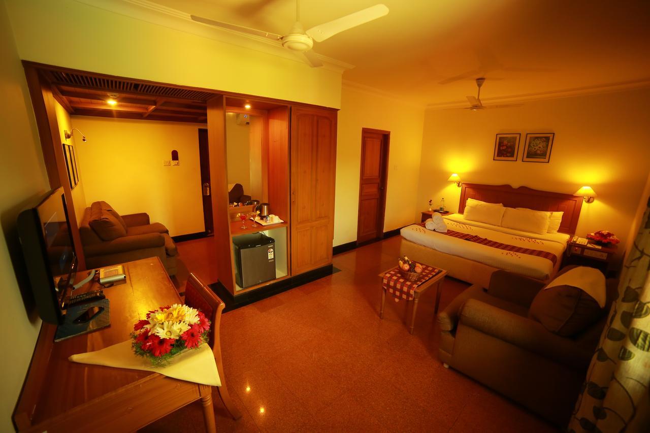 Quality Airport Hotels Недумбассери Экстерьер фото