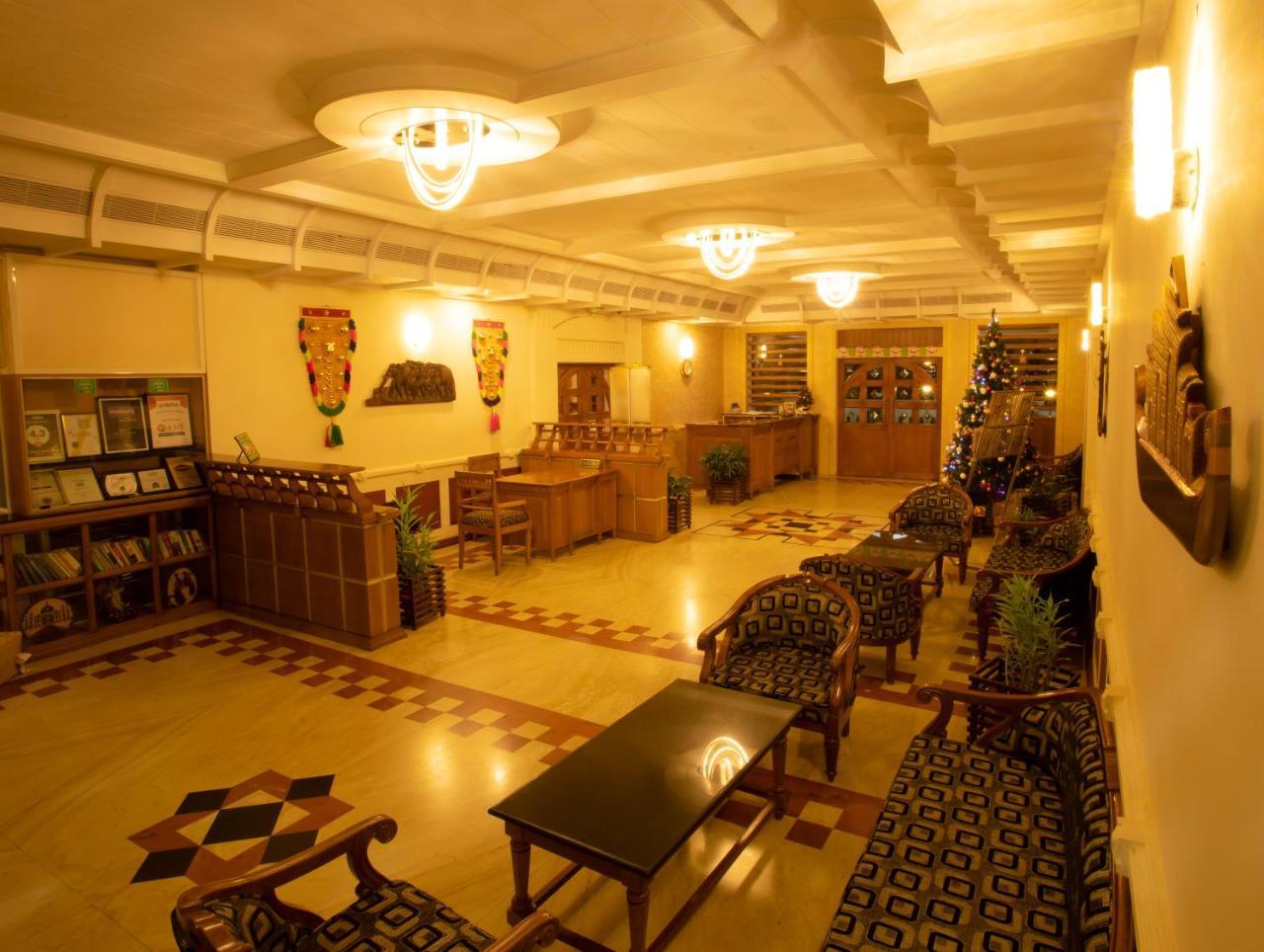 Quality Airport Hotels Недумбассери Экстерьер фото