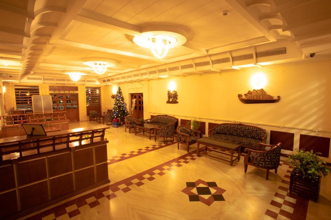 Quality Airport Hotels Недумбассери Экстерьер фото