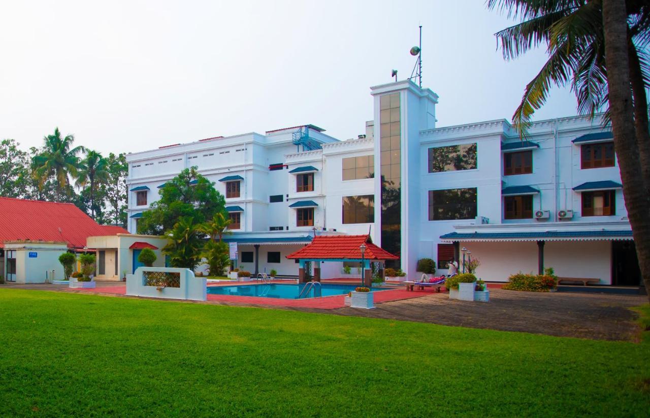 Quality Airport Hotels Недумбассери Экстерьер фото