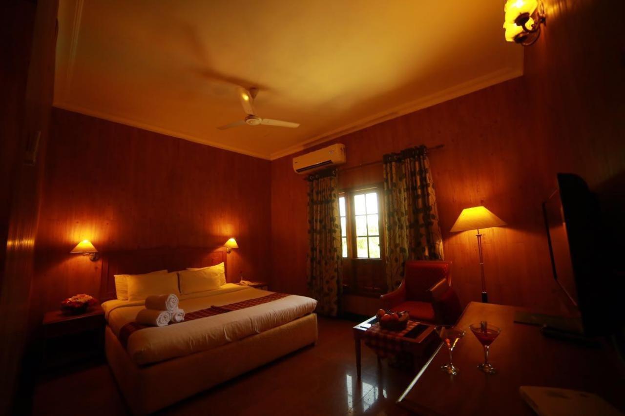 Quality Airport Hotels Недумбассери Экстерьер фото