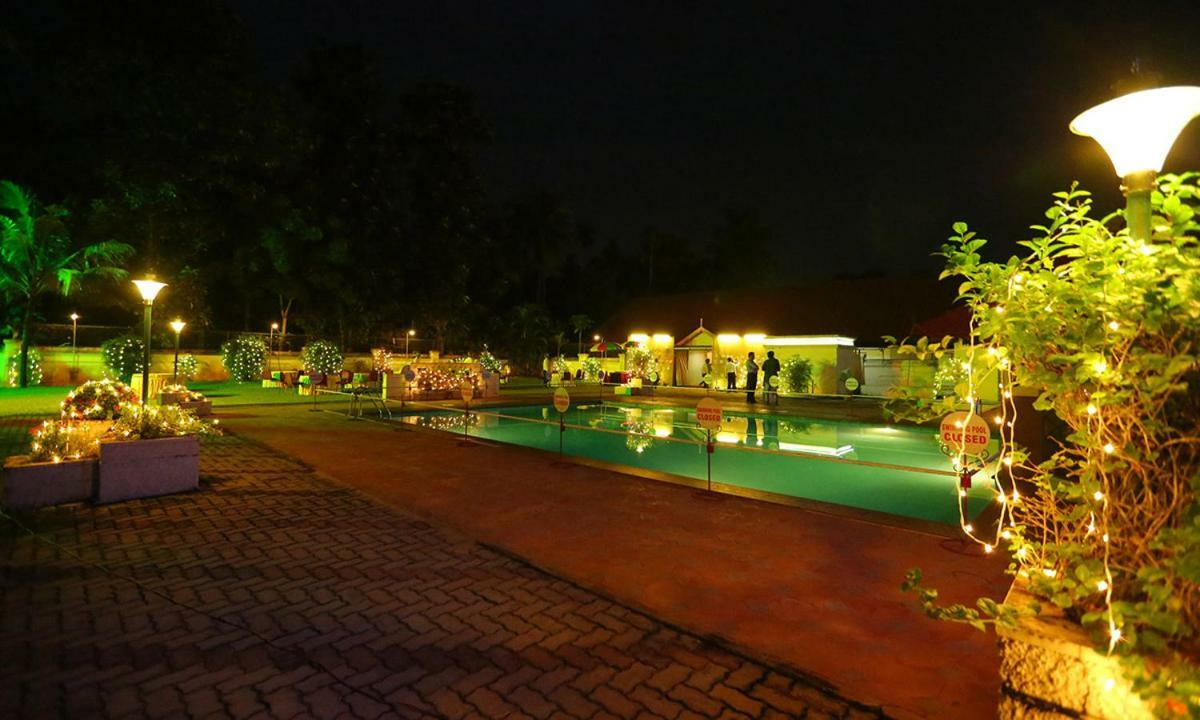 Quality Airport Hotels Недумбассери Экстерьер фото