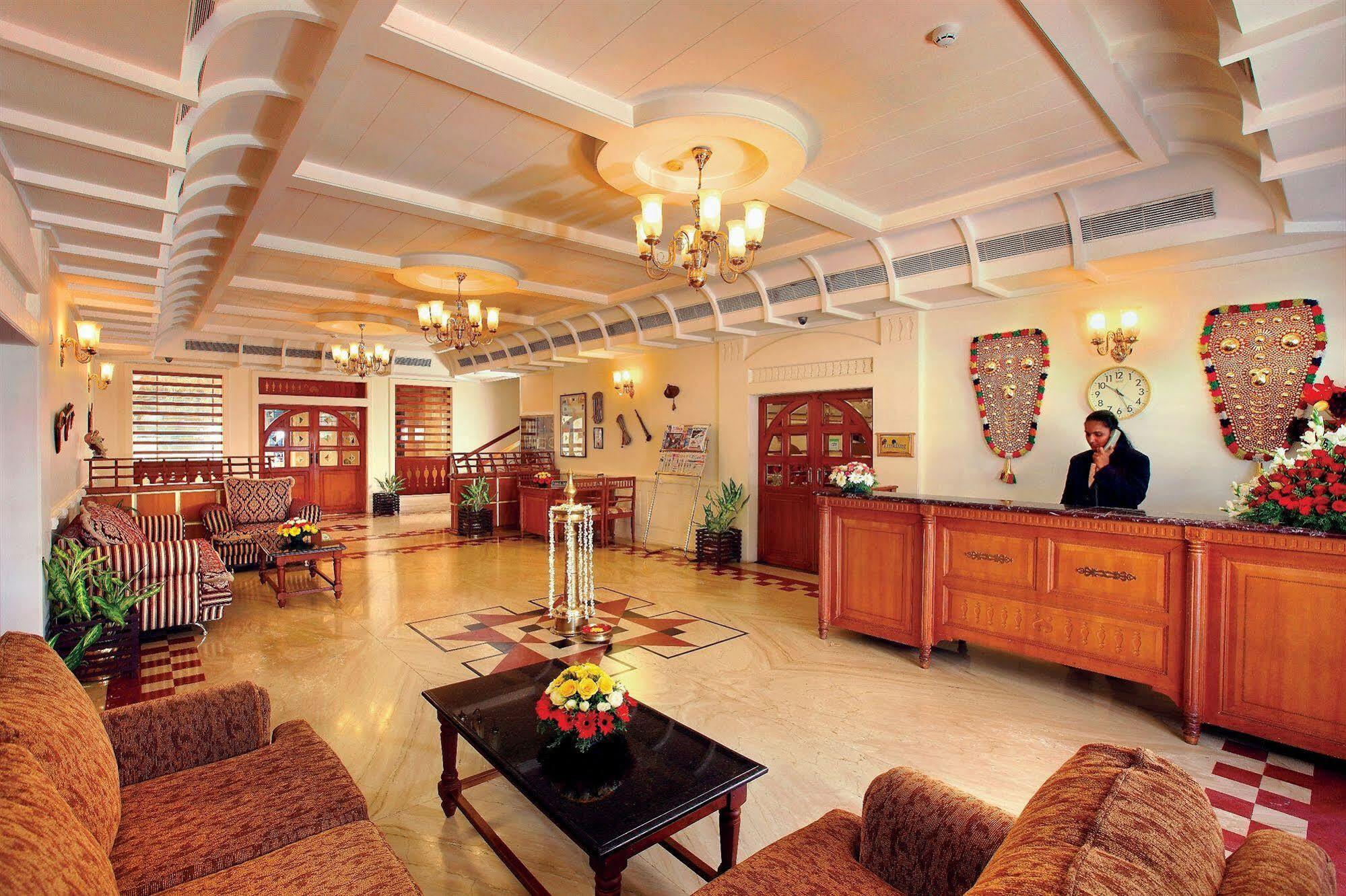 Quality Airport Hotels Недумбассери Экстерьер фото