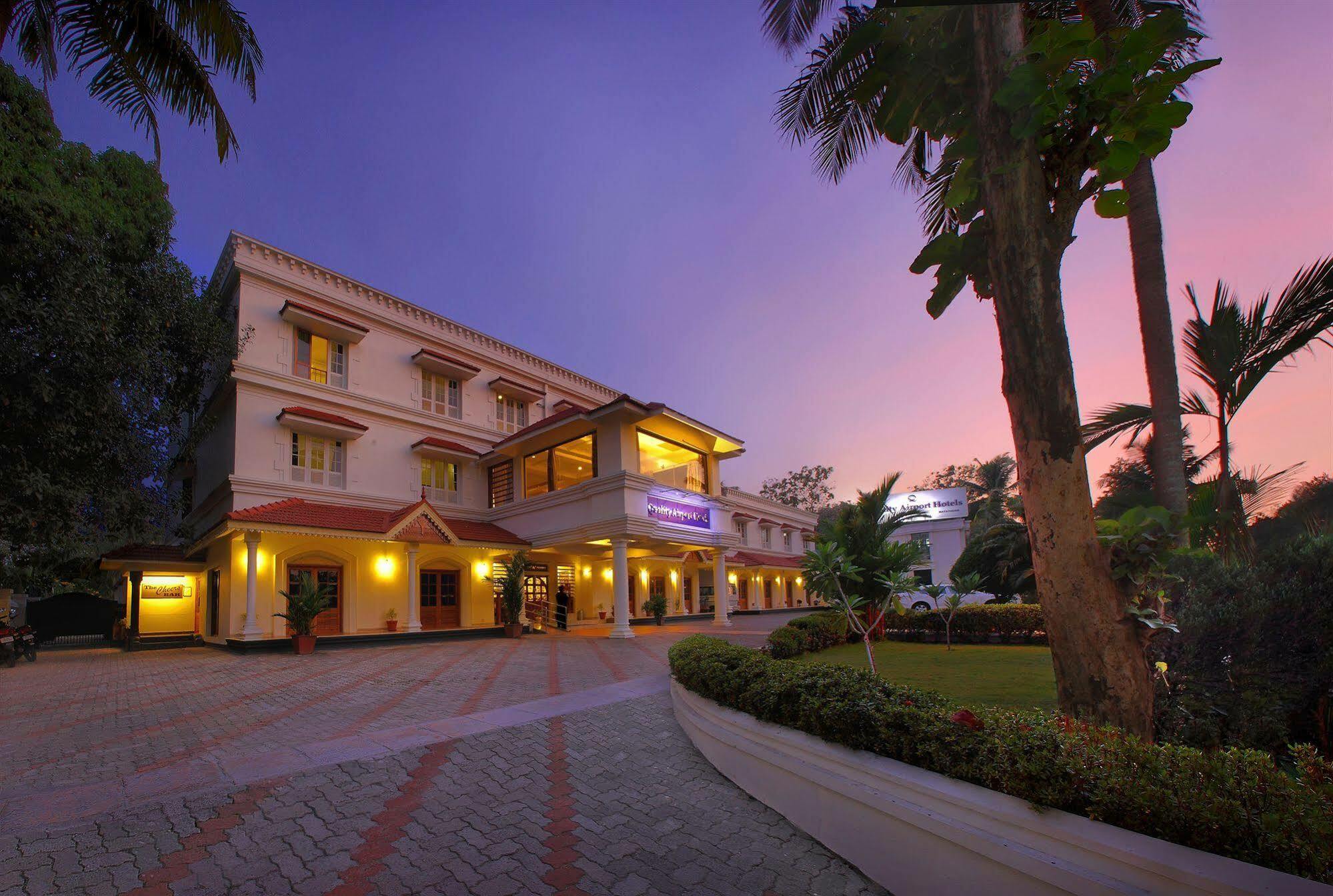 Quality Airport Hotels Недумбассери Экстерьер фото