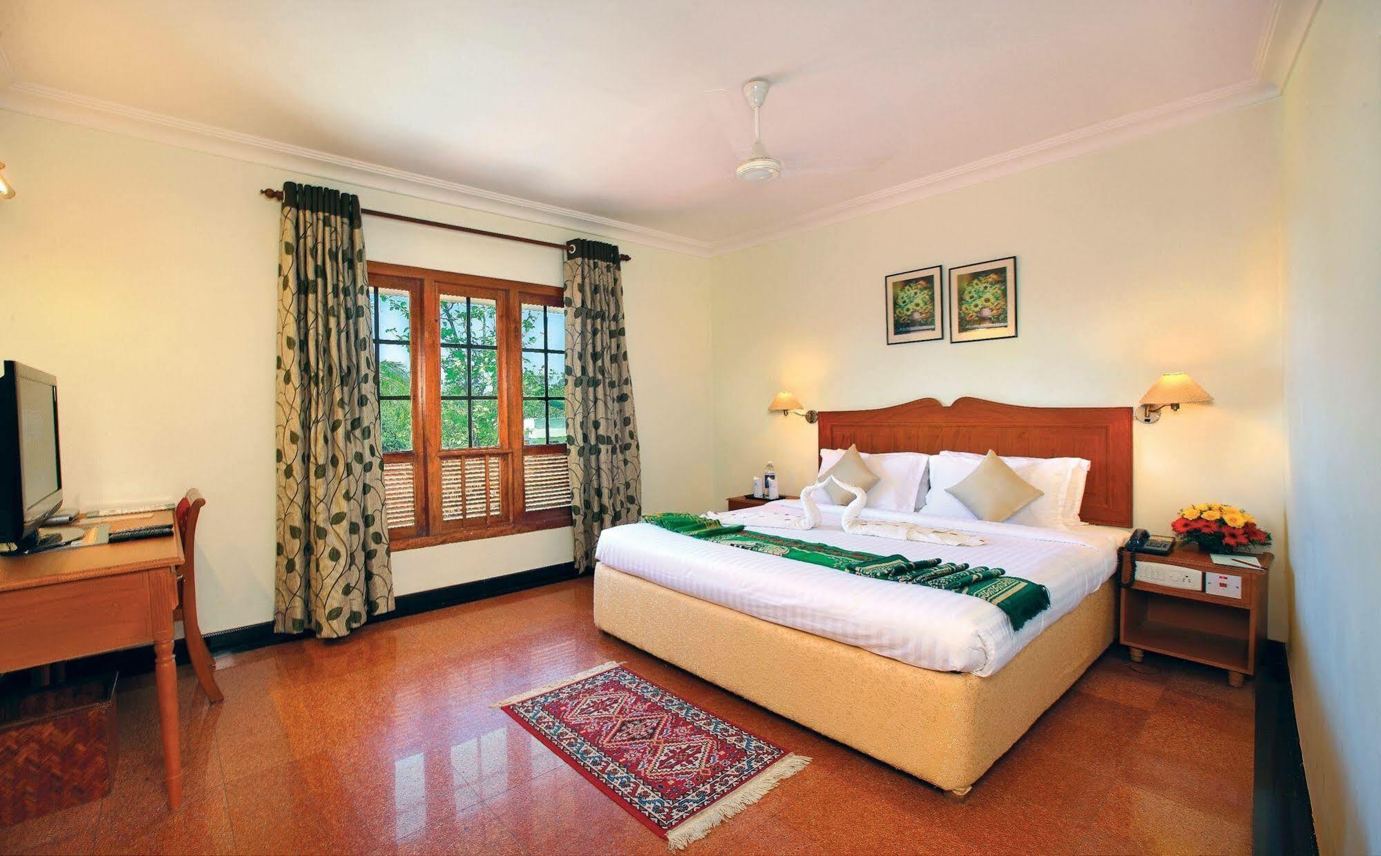 Quality Airport Hotels Недумбассери Экстерьер фото